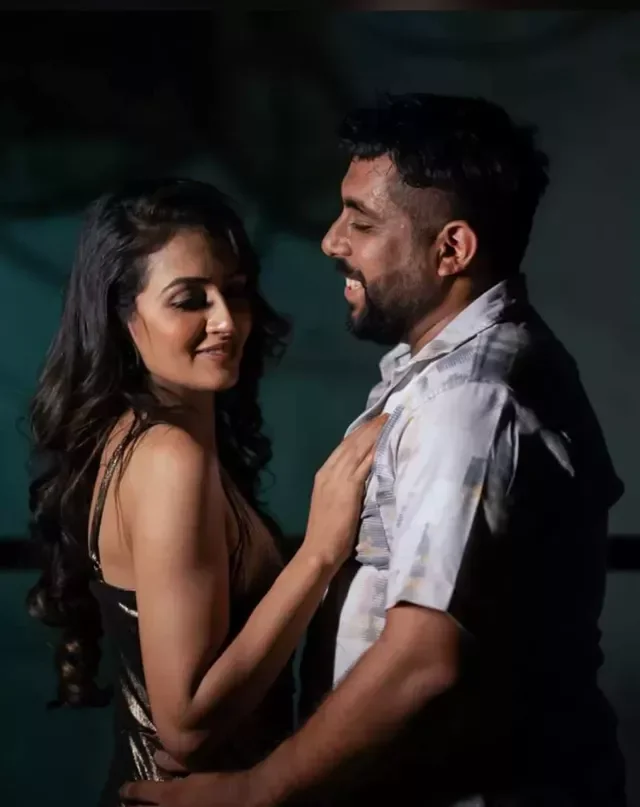 Is Chandrika Dixit remarried amid husband’s cheating controversy? Vada Pav Girl’s bridal picture goes VIRAL with… - 2