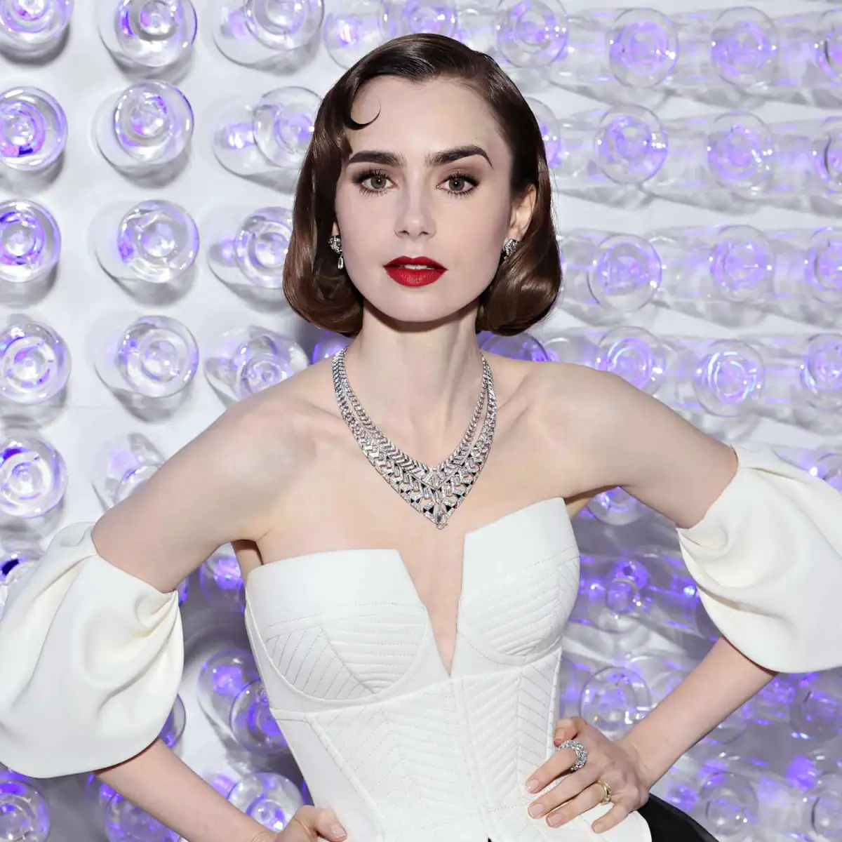 Lily Collins Gets Her Engagement Ring Back 3 Years After It Was Stolen - 1