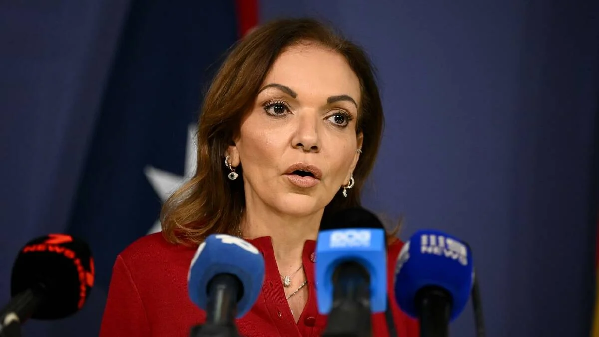 Canavan attacks Hanson over anti-Muslim comments - 1