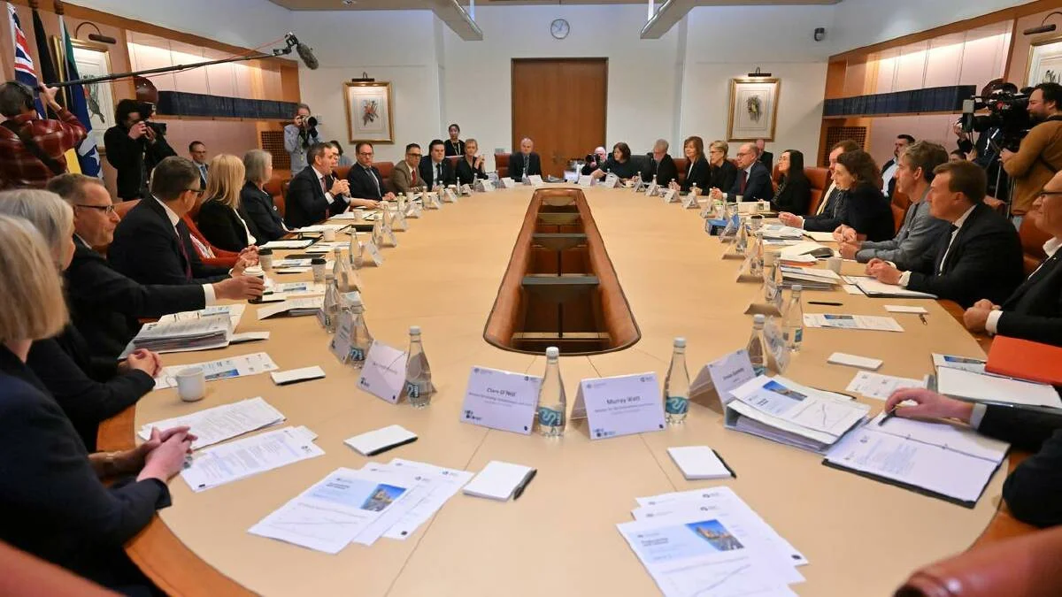 Australia news live: productivity roundtable urges Chalmers to be bold in May budget; federal police seize 28kg of cocaine hidden in luxury bus - 2