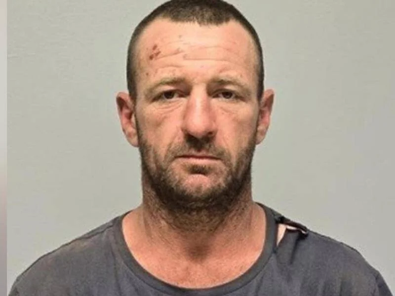 Police offer $250k reward to catch accused triple murderer - 2