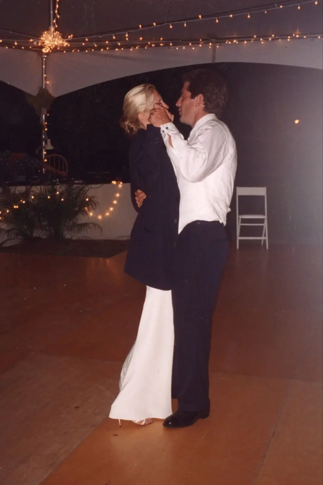 How John F. Kennedy Jr. & Carolyn Bessette Pulled Off a Secret Wedding - 2