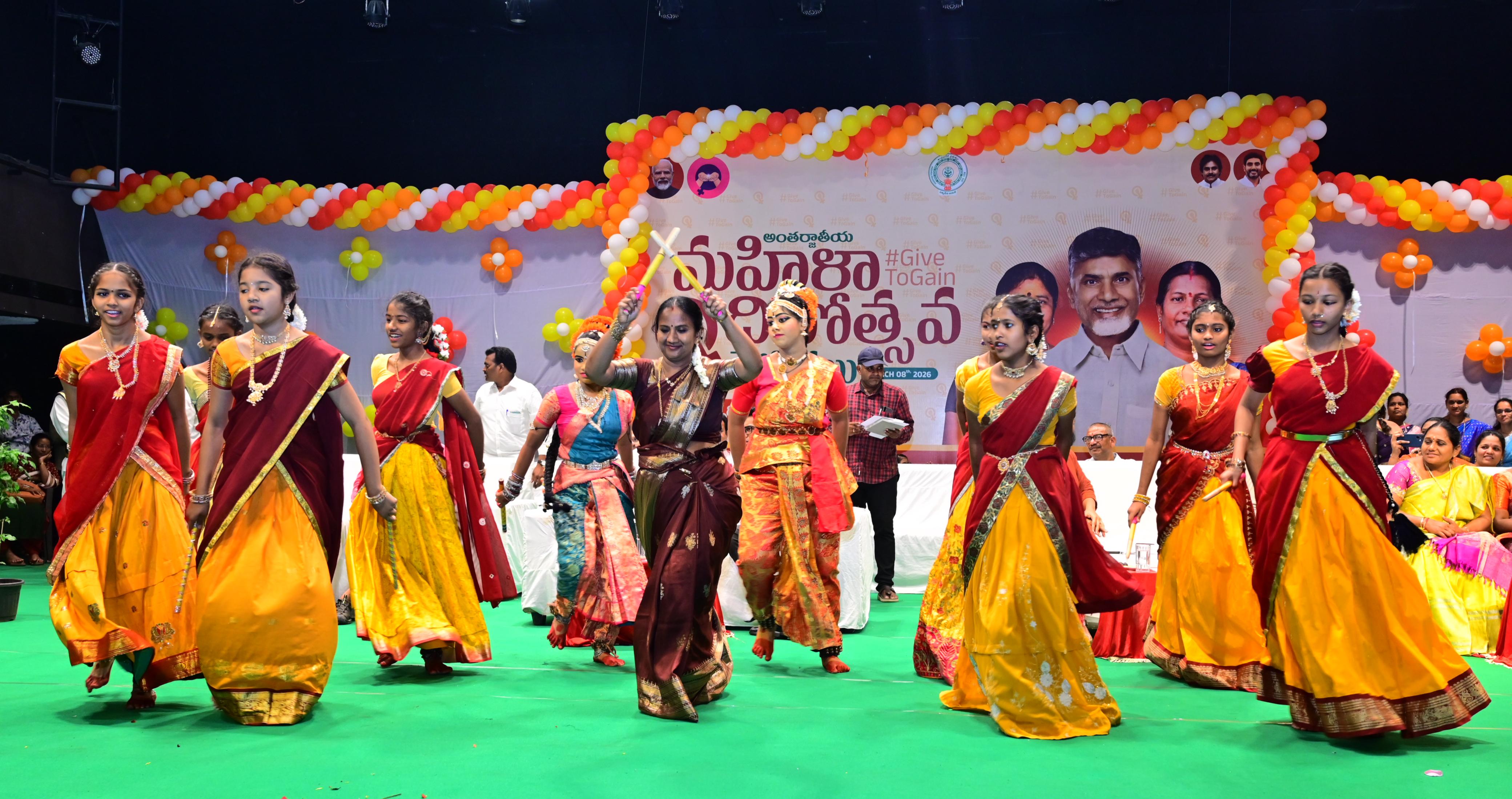 Minister envisages a woman entrepreneur in every home - 3