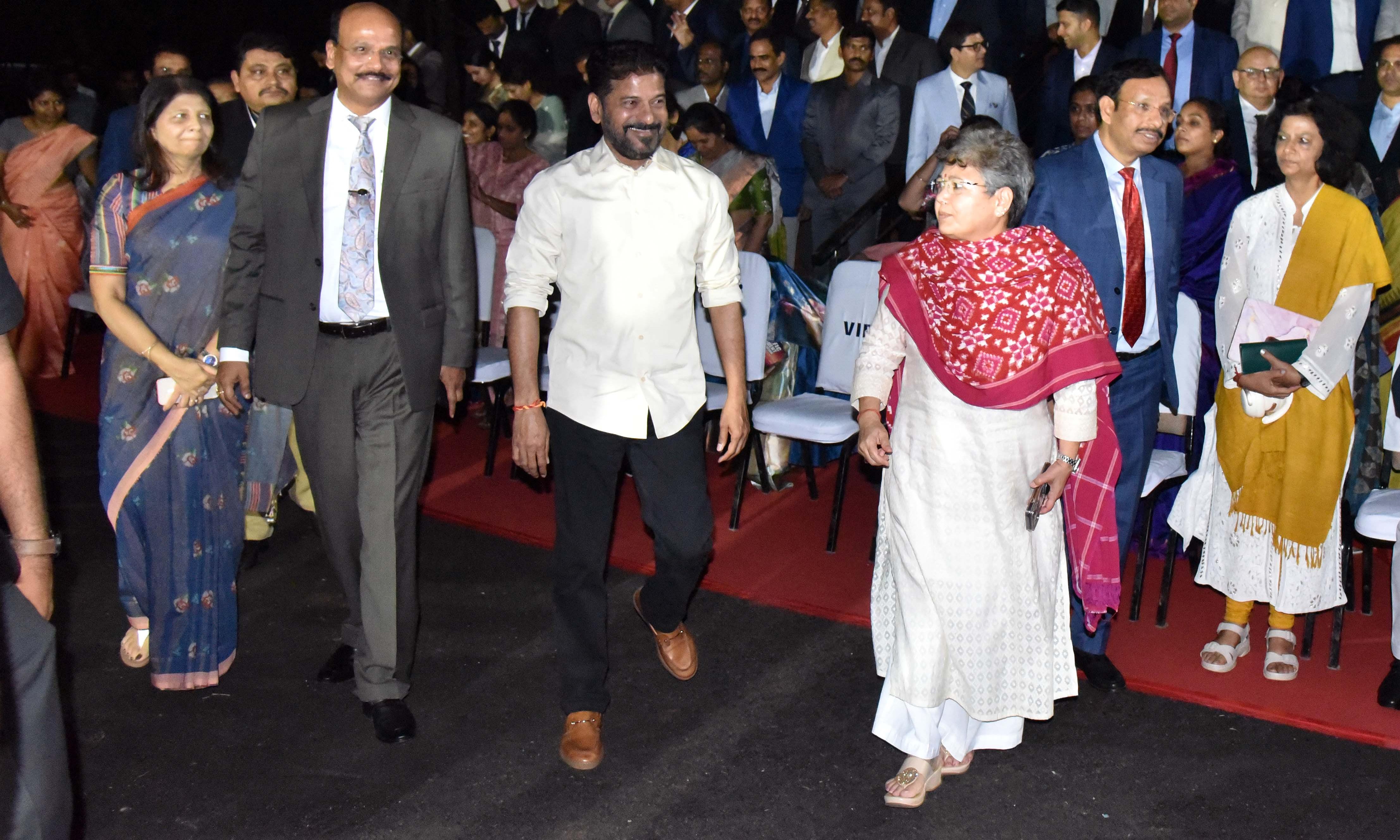 Police must upgrade themselves to tackle cybercrime, drug menace: CM - 1