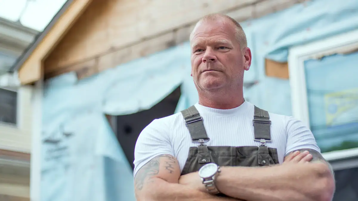 Mike Holmes' Money-Saving Tip For A Kitchen Remodel - 2