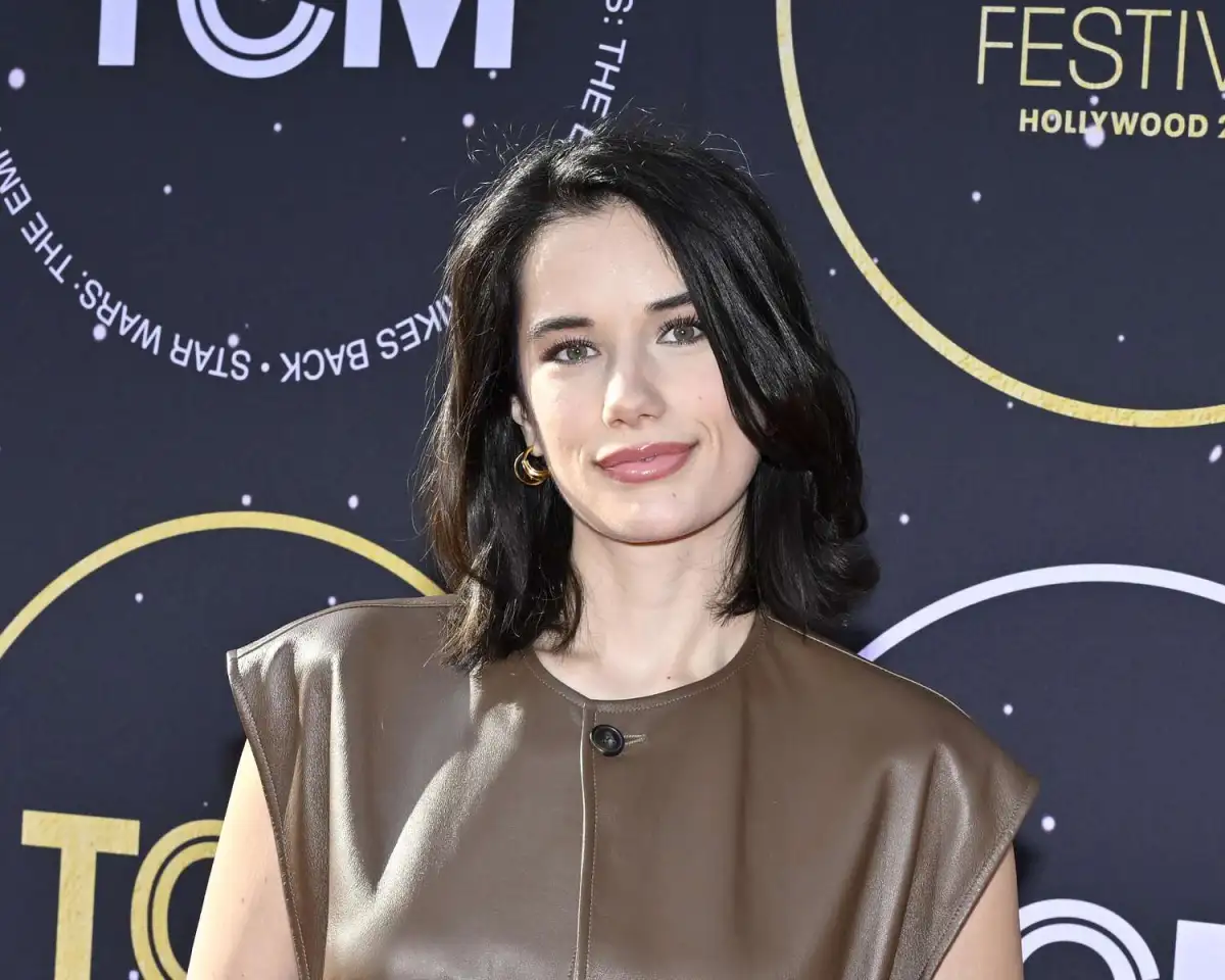 John Travolta leaves fans stunned with striking snap of his lookalike daughter Ella Bleu, 26 - 4