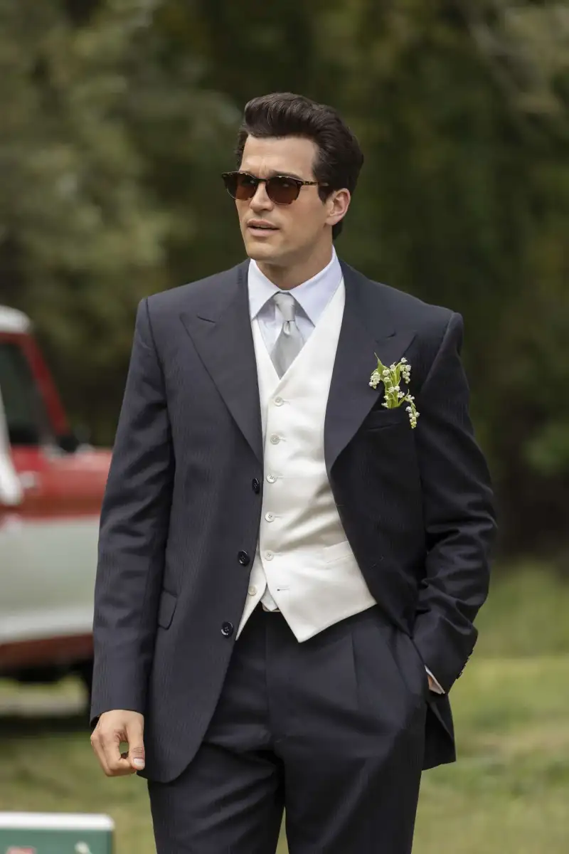 Carolyn Bessette’s Dress Designer Reacts to Love Story’s Wedding Scene - 4