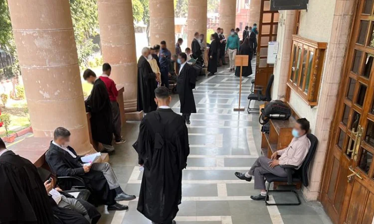 Supreme Court takes up suo motu case to strengthen Bar bodies - 1