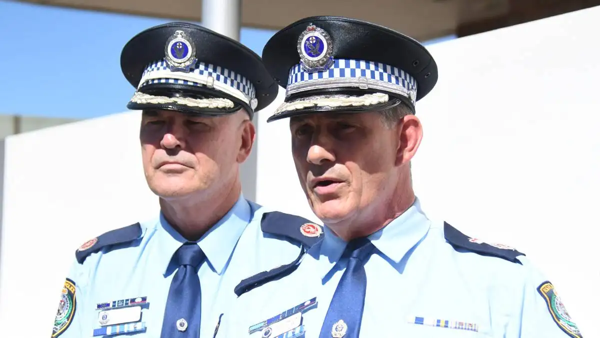 Police offer $250k reward to catch accused triple murderer - 4