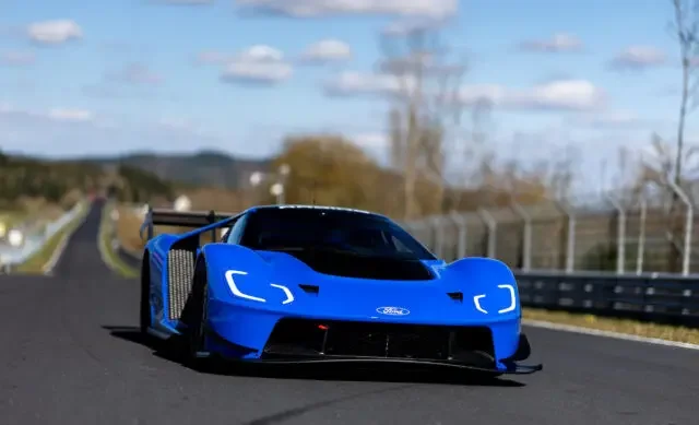 Ford GT Mk IV sets Nürburgring record for gas-powered cars - 2