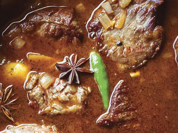 Vietnamese-Style Beef With Lemon Grass - 4