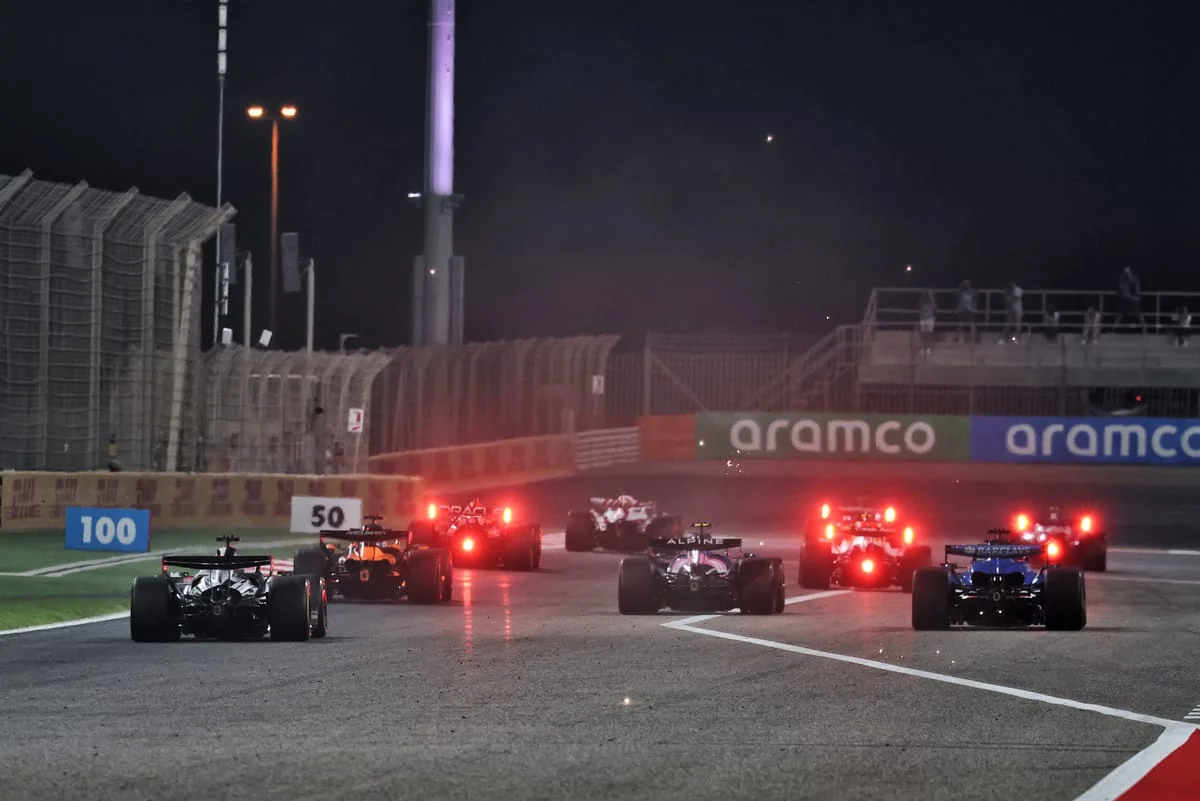 'Keep calm,' says Domenicali on criticism of new F1 rules - 2