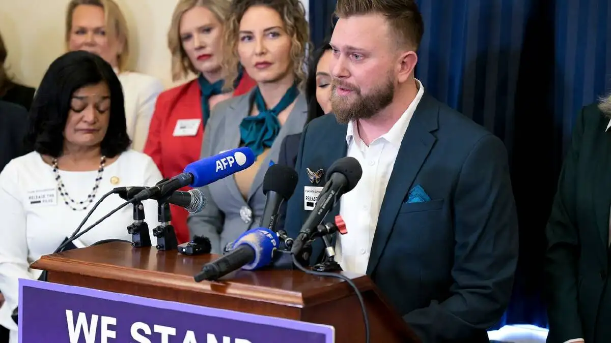 Virginia Giuffre's Brothers Say 'All Names Are Being Covered Up' at Epstein's Zorro Ranch - 2