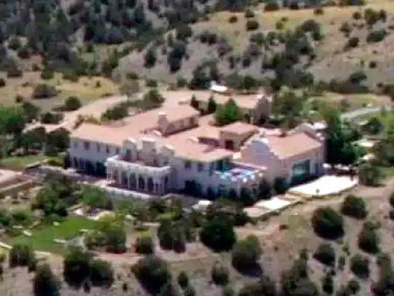 Virginia Giuffre's Brothers Say 'All Names Are Being Covered Up' at Epstein's Zorro Ranch - 4