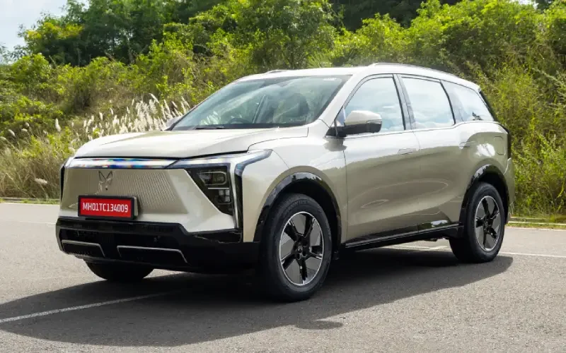 India’s cheapest 7-seater car: Price starts at just Rs 5.7 lakh, 20 km/l mileage, comfortable cabin, AMT options, 625 litres boot space and more - 3