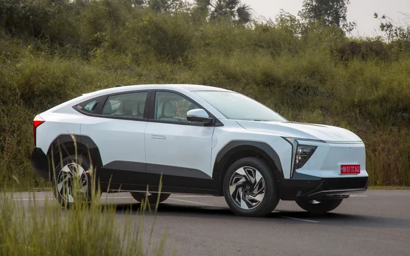 India’s cheapest 7-seater car: Price starts at just Rs 5.7 lakh, 20 km/l mileage, comfortable cabin, AMT options, 625 litres boot space and more - 4