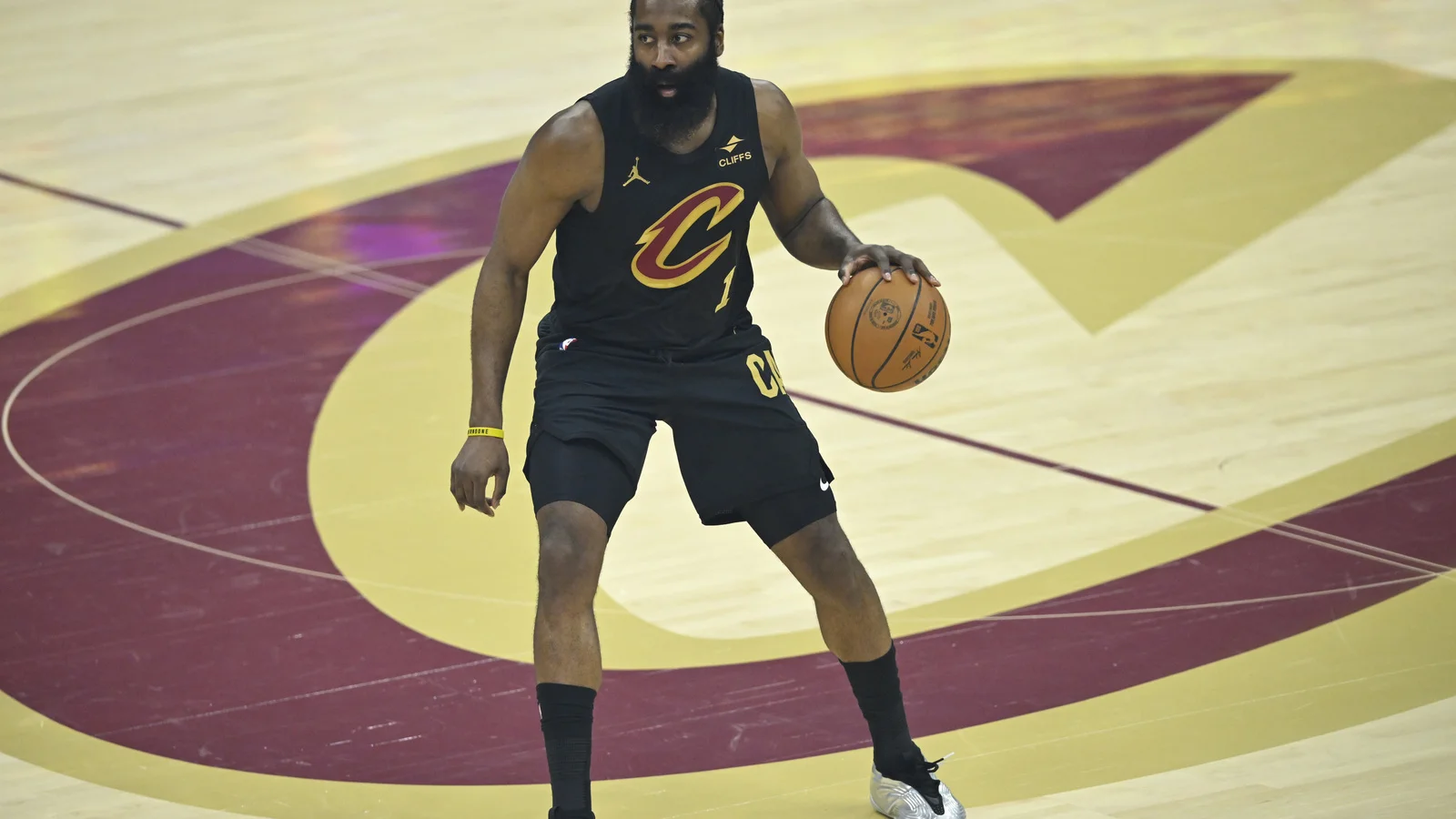 Harden showcases playmaking in Cavaliers’ home debut - 1